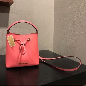 Michael Kors Suri Small Crossbody Bucket Bag NWT